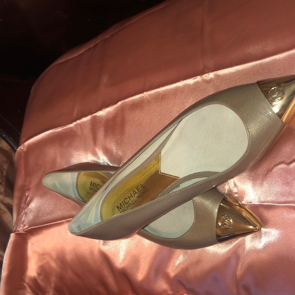 MICHAEL KORS gold pointed toe flats